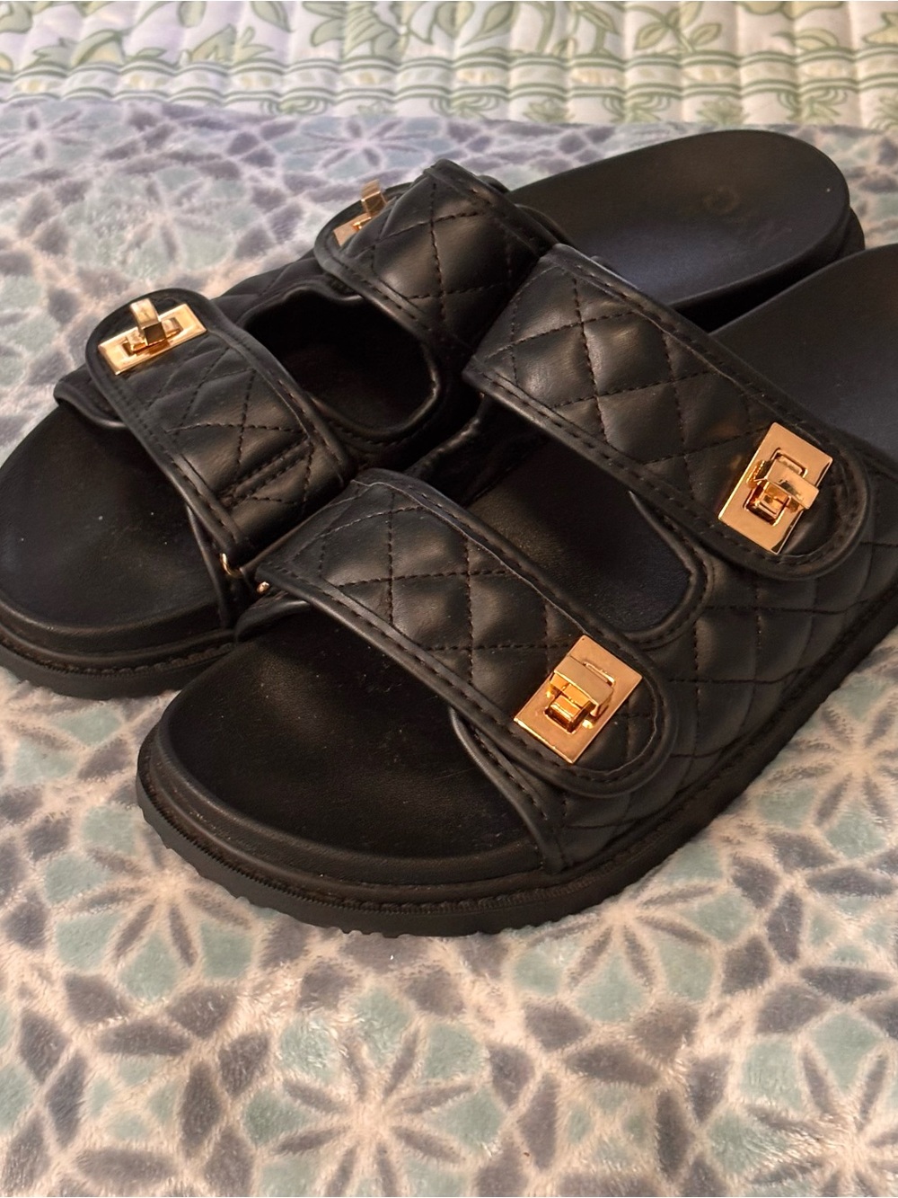 Madden NYC sandals slides women’s Sz 10 new